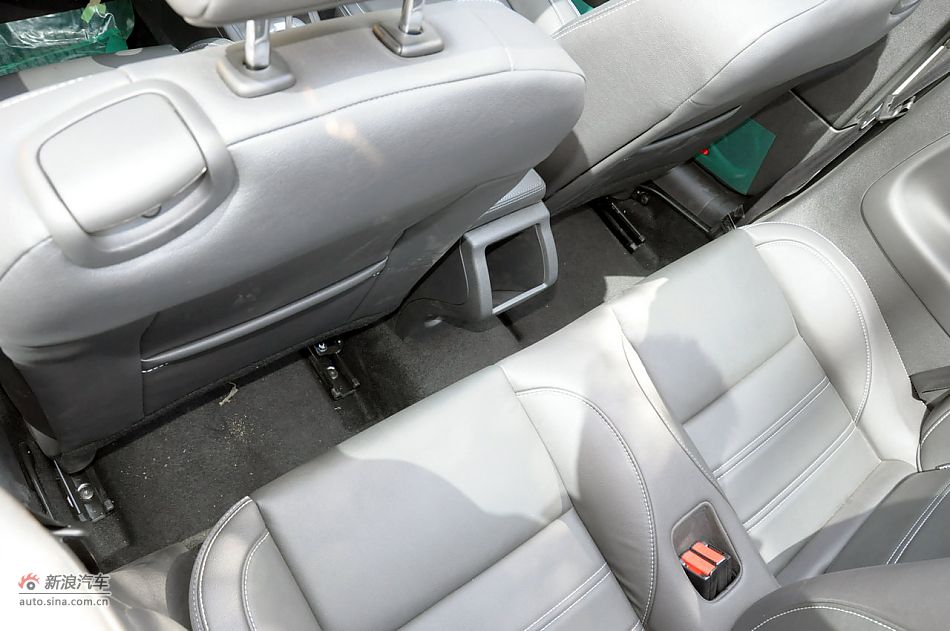 2011款梅甘娜CC实拍