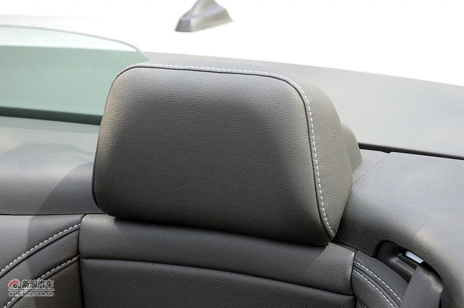 2011款梅甘娜CC实拍