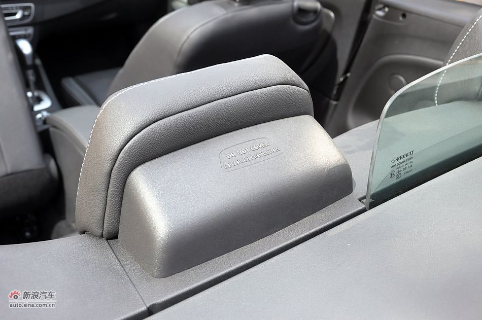 2011款梅甘娜CC实拍