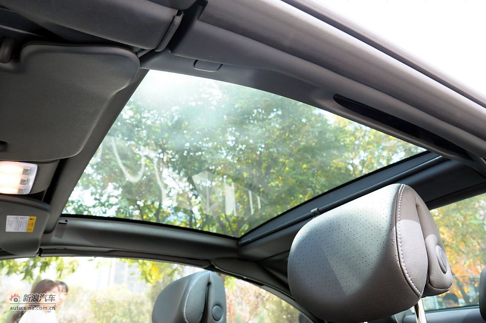 2011款梅甘娜CC实拍