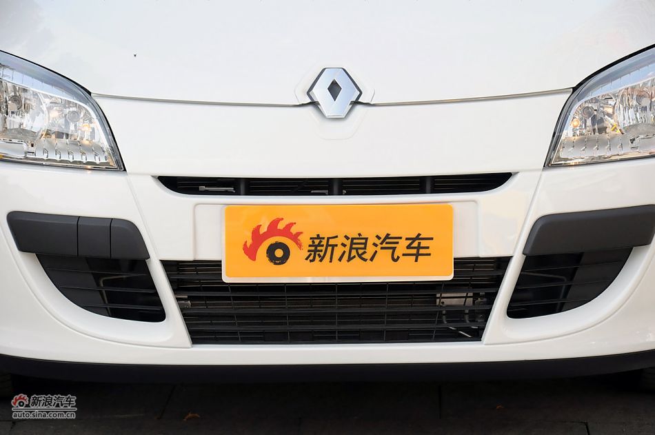 2011款梅甘娜CC实拍