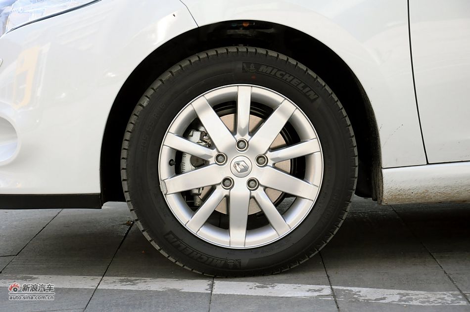 2011款梅甘娜CC实拍