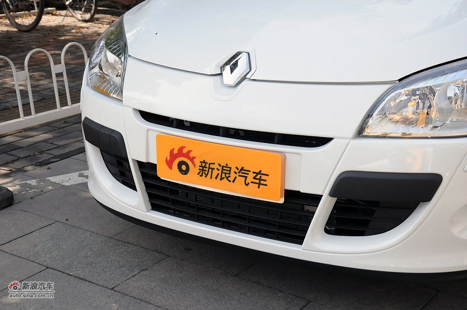 2011款梅甘娜CC实拍