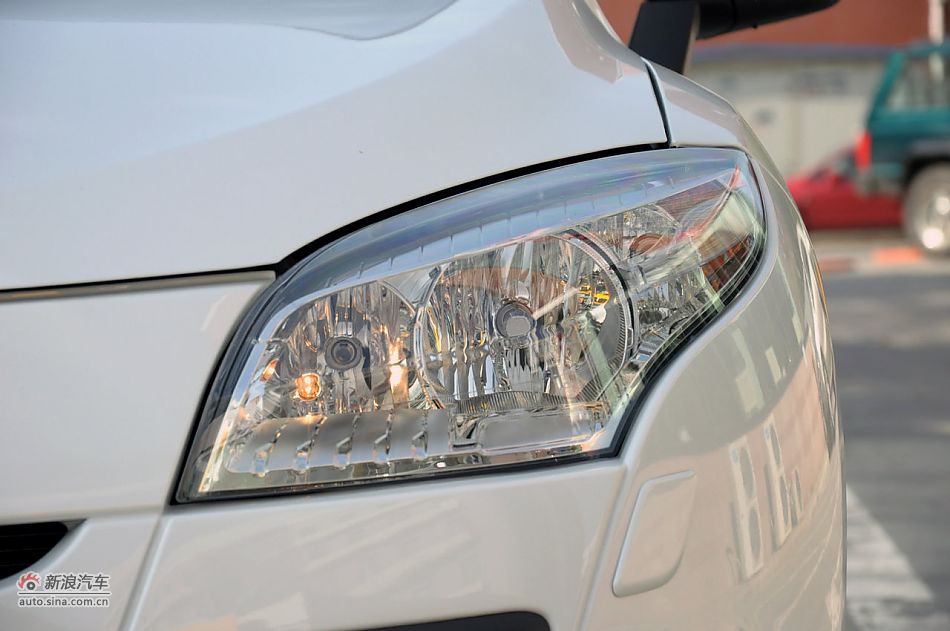 2011款梅甘娜CC实拍