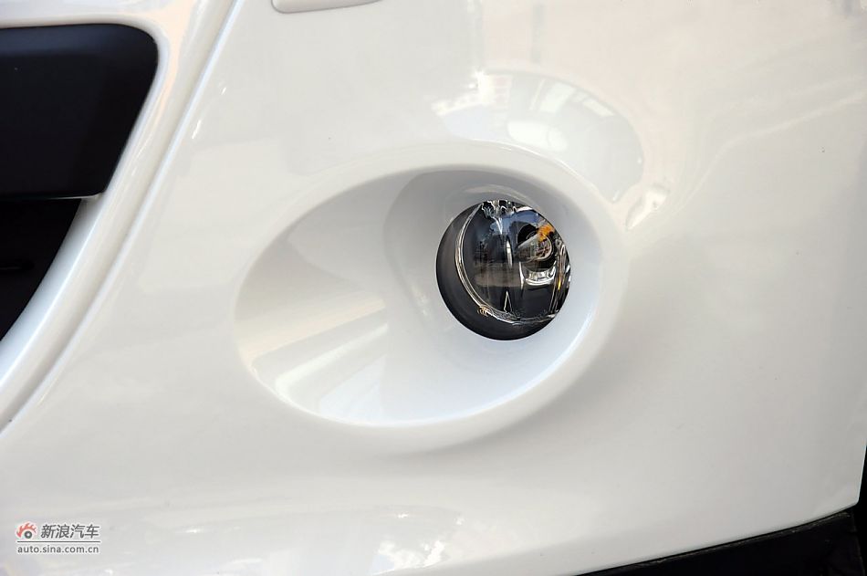 2011款梅甘娜CC实拍