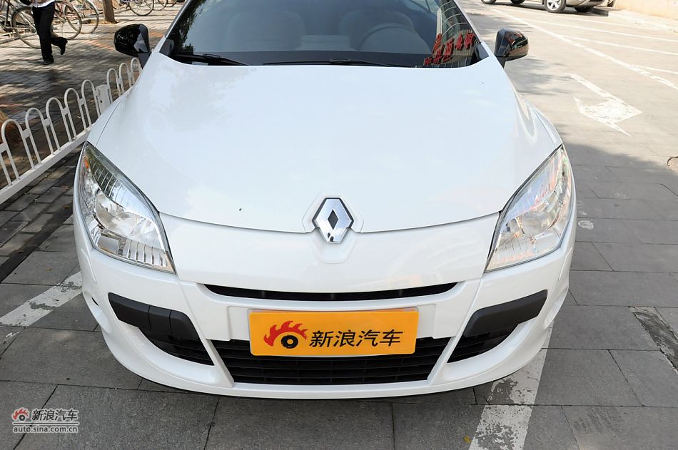 2011款梅甘娜CC实拍