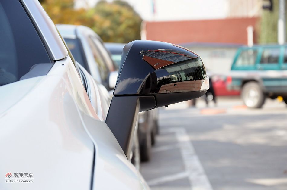 2011款梅甘娜CC实拍