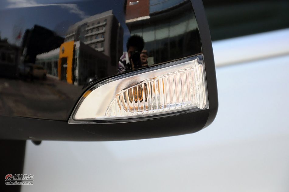 2011款梅甘娜CC实拍