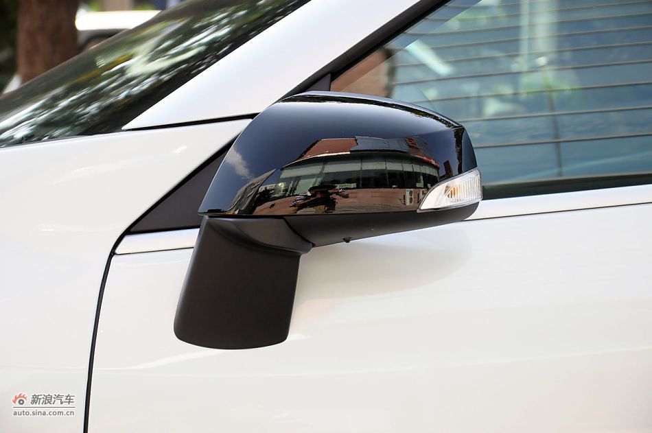 2011款梅甘娜CC实拍