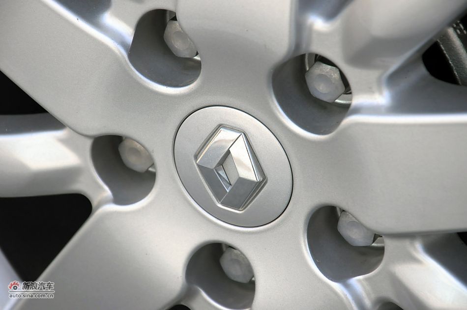 2011款梅甘娜CC实拍