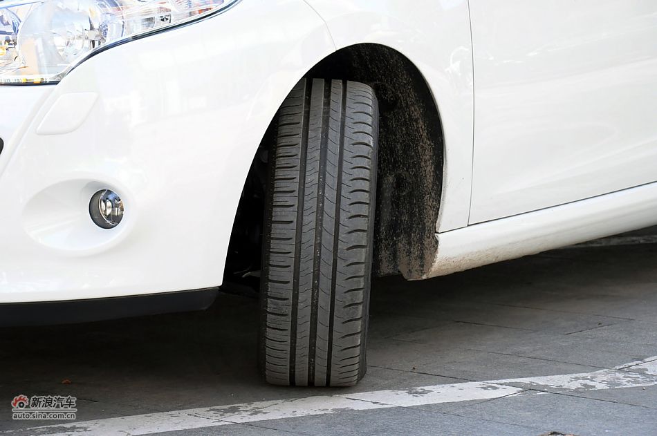 2011款梅甘娜CC实拍