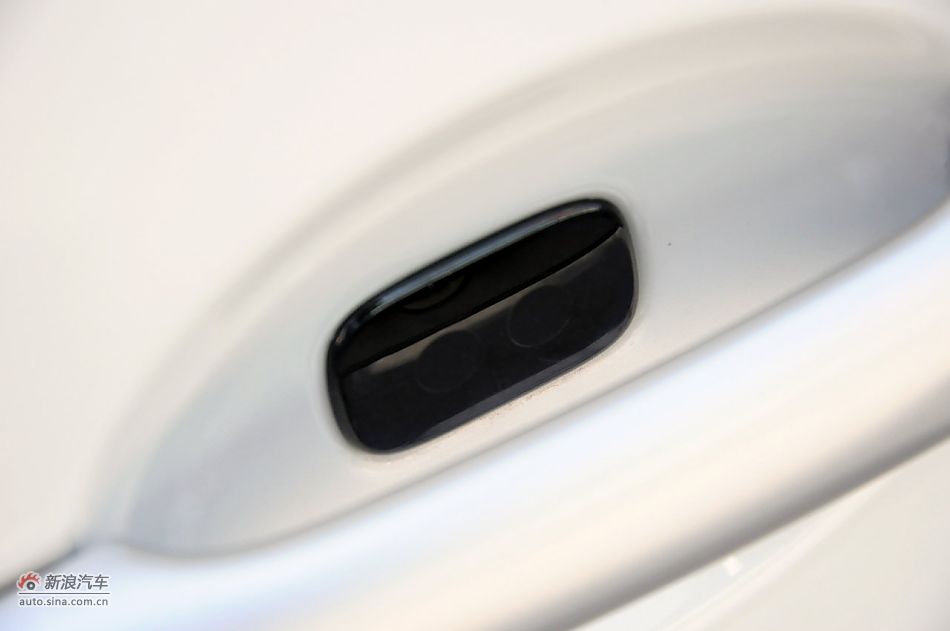 2011款梅甘娜CC实拍