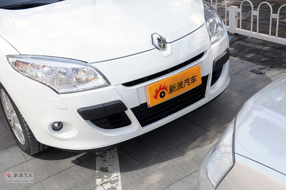 2011款梅甘娜CC实拍