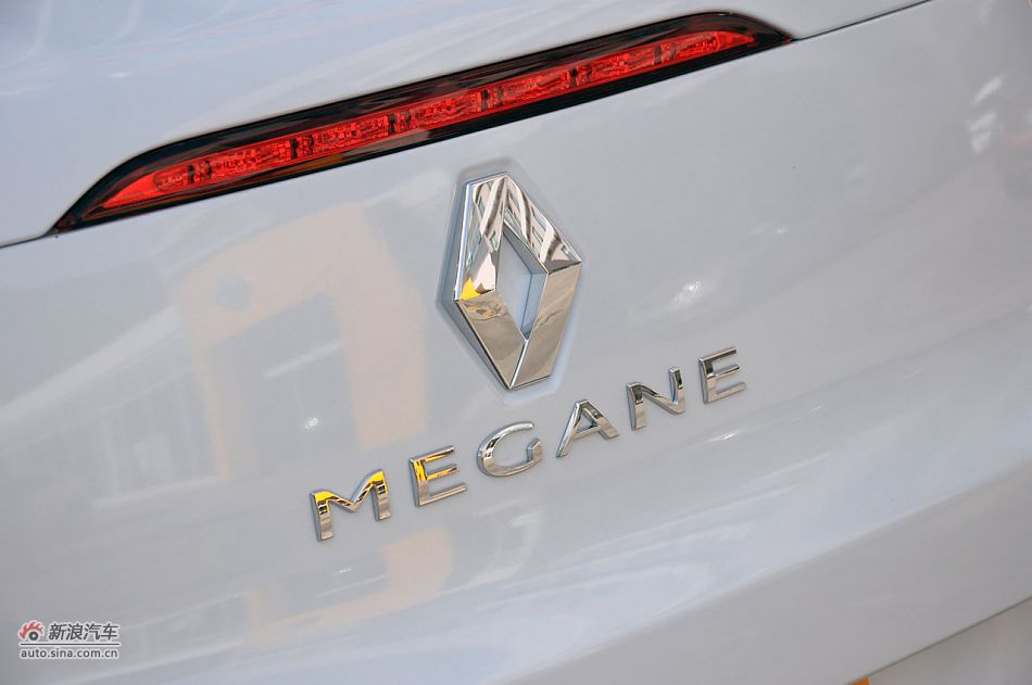 2011款梅甘娜CC实拍