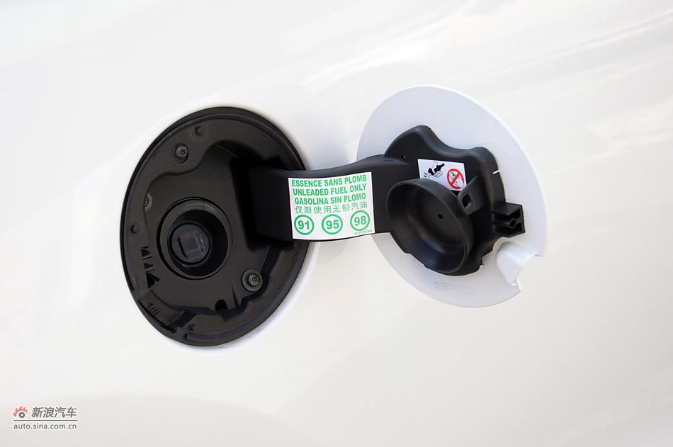 2011款梅甘娜CC实拍