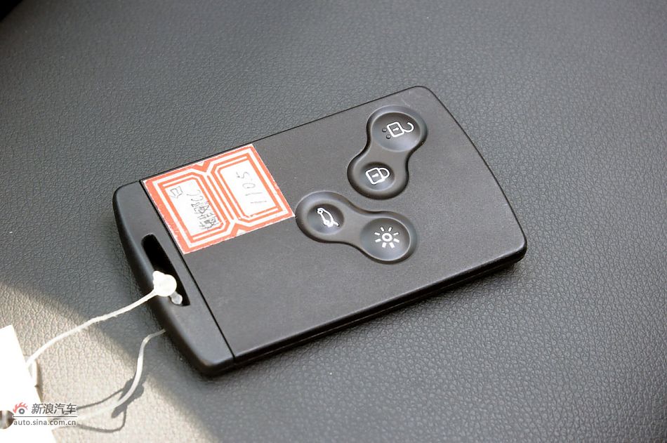 2011款梅甘娜CC实拍