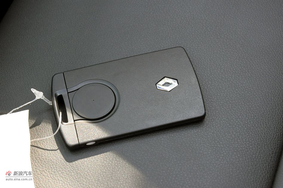 2011款梅甘娜CC实拍