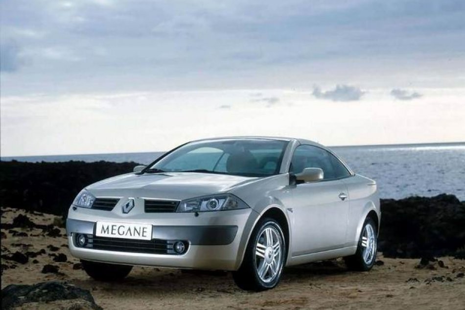 新款梅甘娜跑车