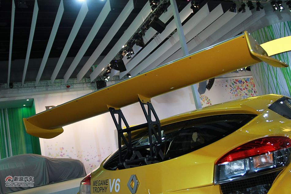 雷诺梅甘娜TROPHY赛车