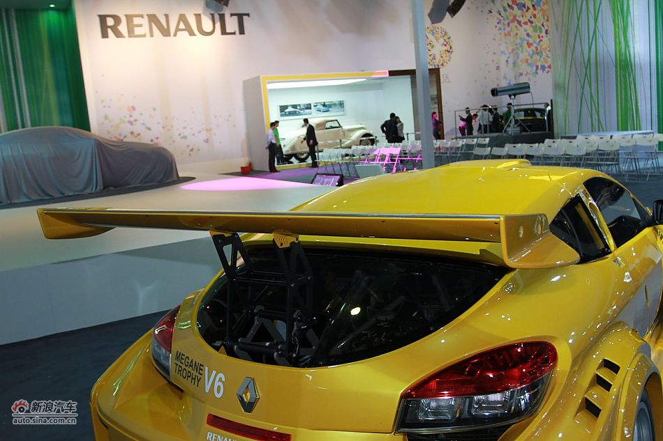 雷诺梅甘娜TROPHY赛车