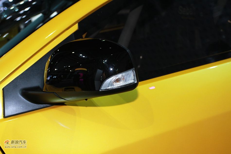 雷诺梅甘娜TROPHY赛车