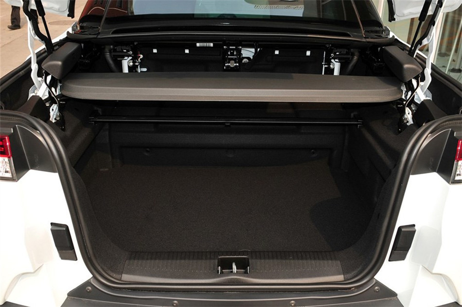 梅甘娜CC 2011款 2.0L CVT 时尚导航版 空间