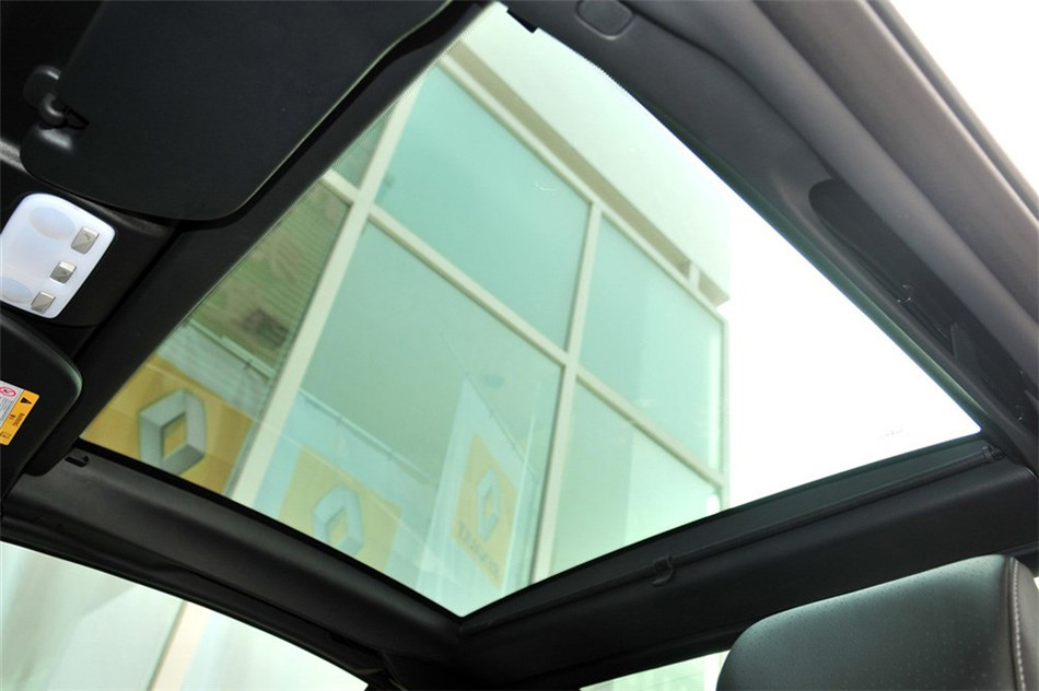 梅甘娜CC 2011款 2.0L CVT 时尚导航版 空间