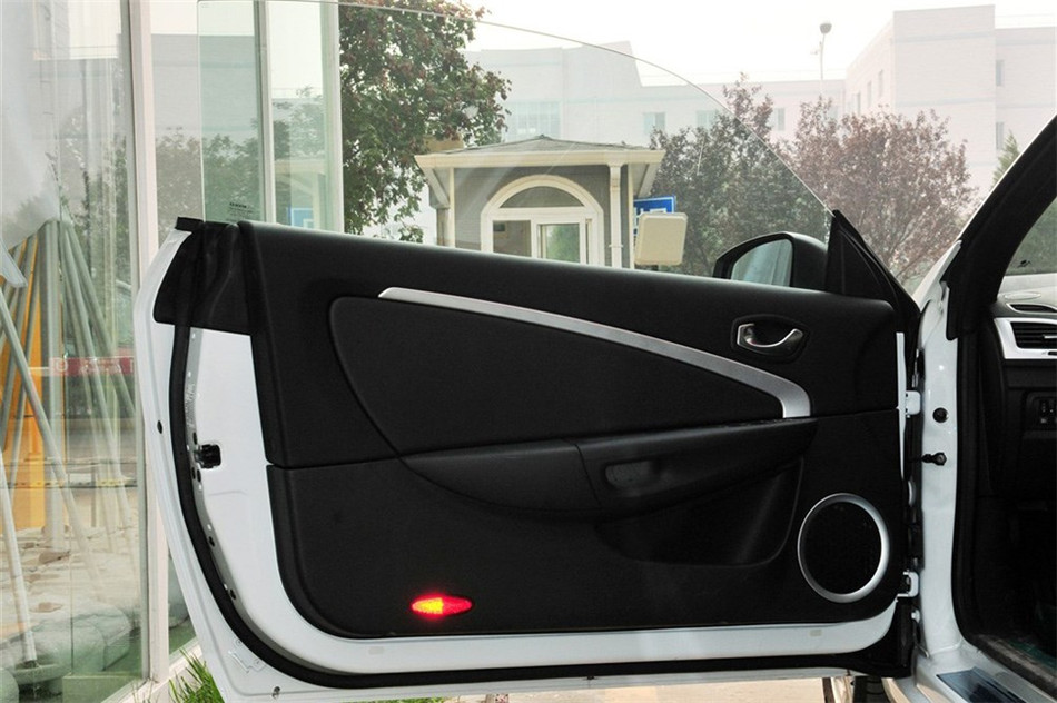 梅甘娜CC 2011款 2.0L CVT 时尚导航版 空间