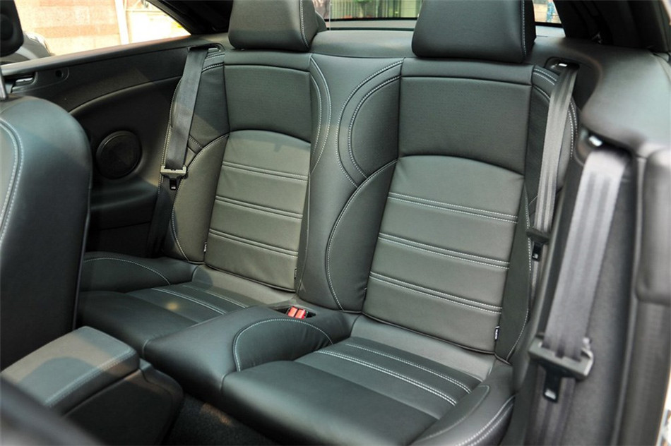 梅甘娜CC 2011款 2.0L CVT 时尚导航版 空间