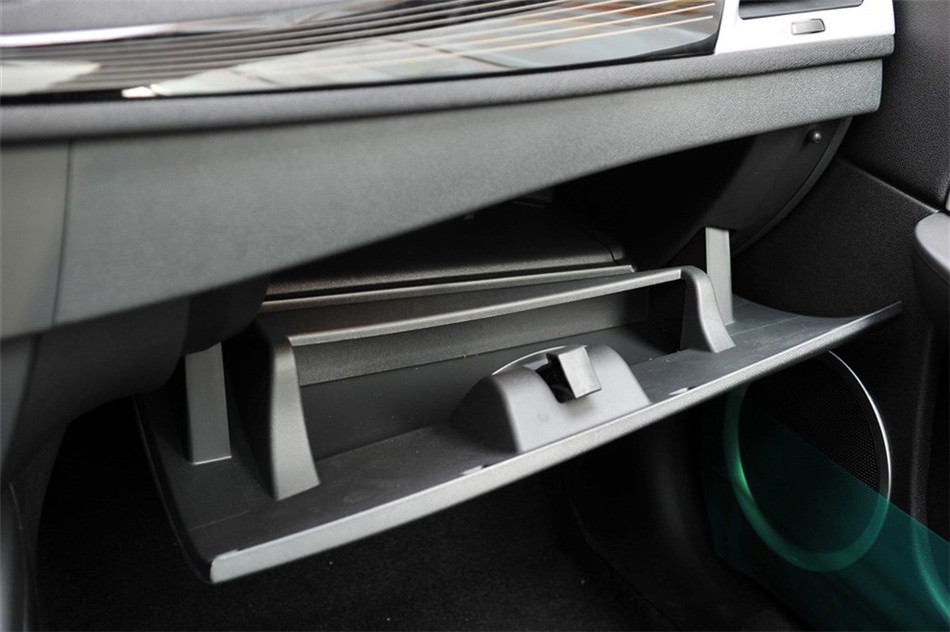 梅甘娜CC 2011款 2.0L CVT 时尚导航版 内饰