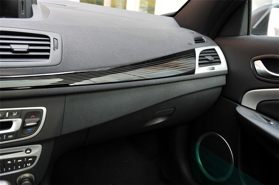 梅甘娜CC 2011款 2.0L CVT 时尚导航版 内饰