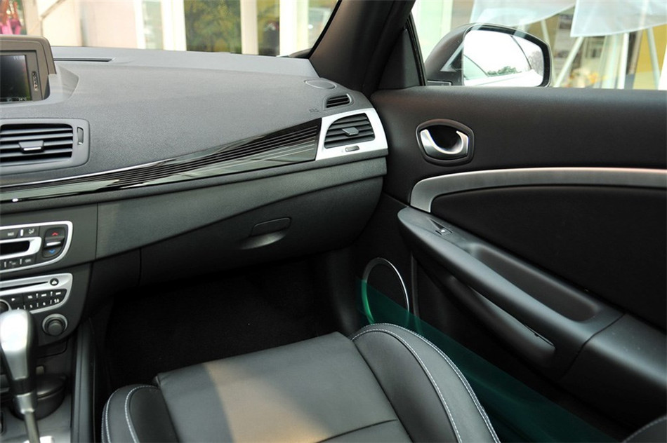 梅甘娜CC 2011款 2.0L CVT 时尚导航版 内饰