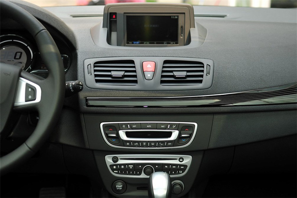 梅甘娜CC 2011款 2.0L CVT 时尚导航版 内饰