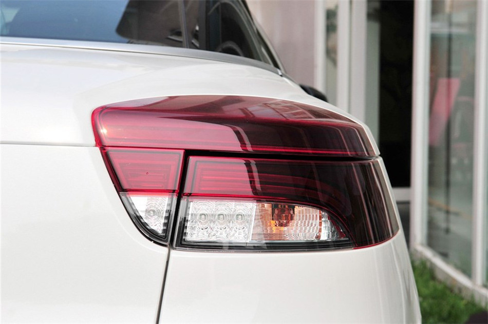 梅甘娜CC 2011款 2.0L CVT 时尚导航版 细节