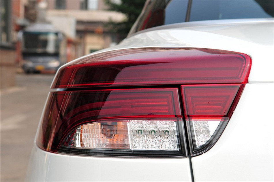 梅甘娜CC 2011款 2.0L CVT 时尚导航版 细节