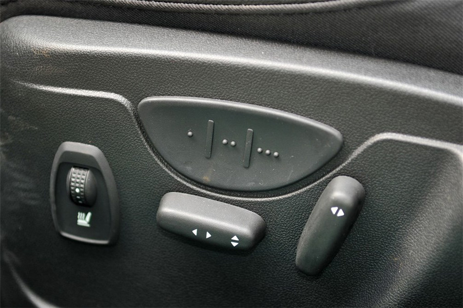 梅甘娜CC 2011款 2.0L CVT 时尚导航版 细节