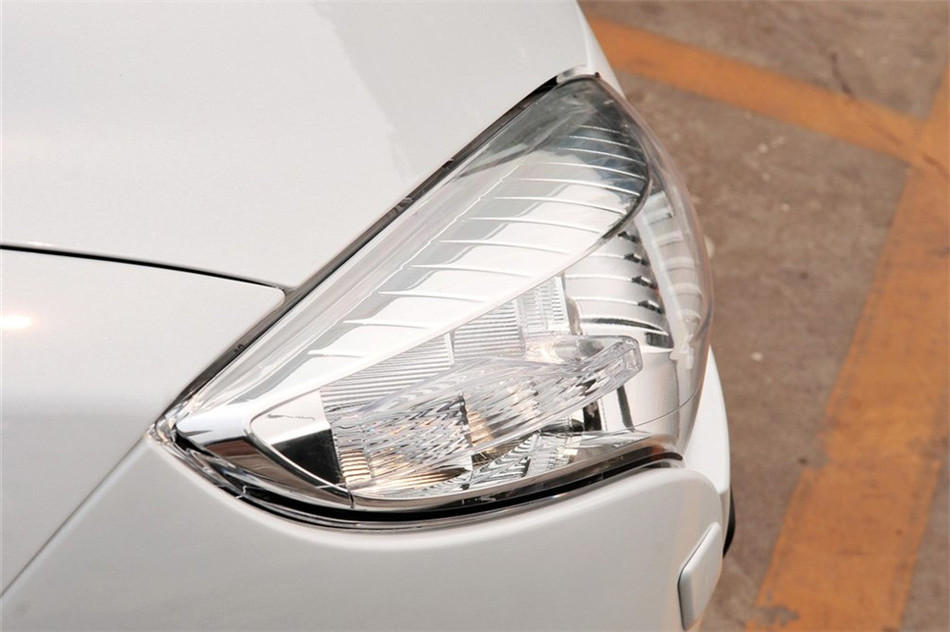 梅甘娜CC 2011款 2.0L CVT 时尚导航版 细节