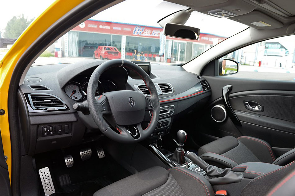 2014款 R.S. 2.0T 赛版 内饰