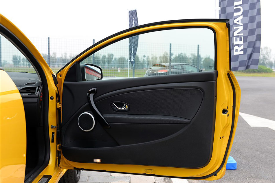 2014款 R.S. 2.0T 赛版 座椅空间