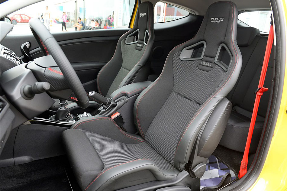 2014款 R.S. 2.0T 赛版 座椅空间