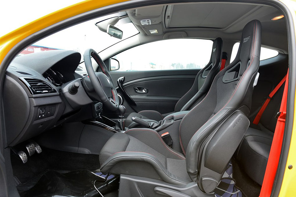 2014款 R.S. 2.0T 赛版 座椅空间