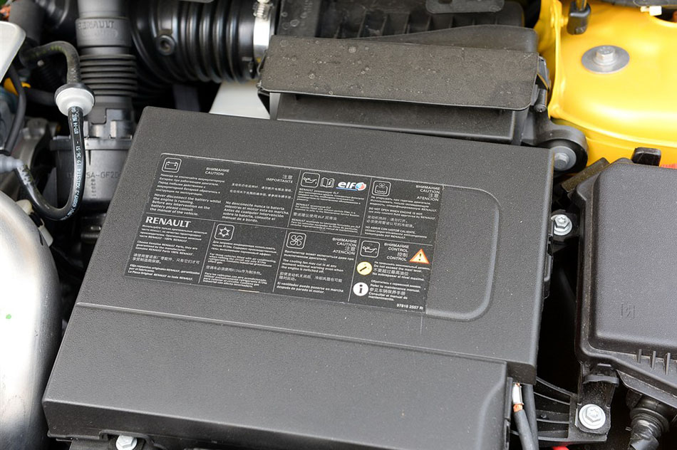 2014款 R.S. 2.0T 赛版 引擎底盘