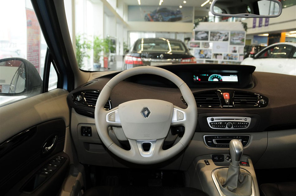 2012款 2.0 风景舒适版 内饰