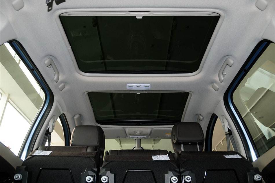 2012款 2.0 风景舒适版 空间