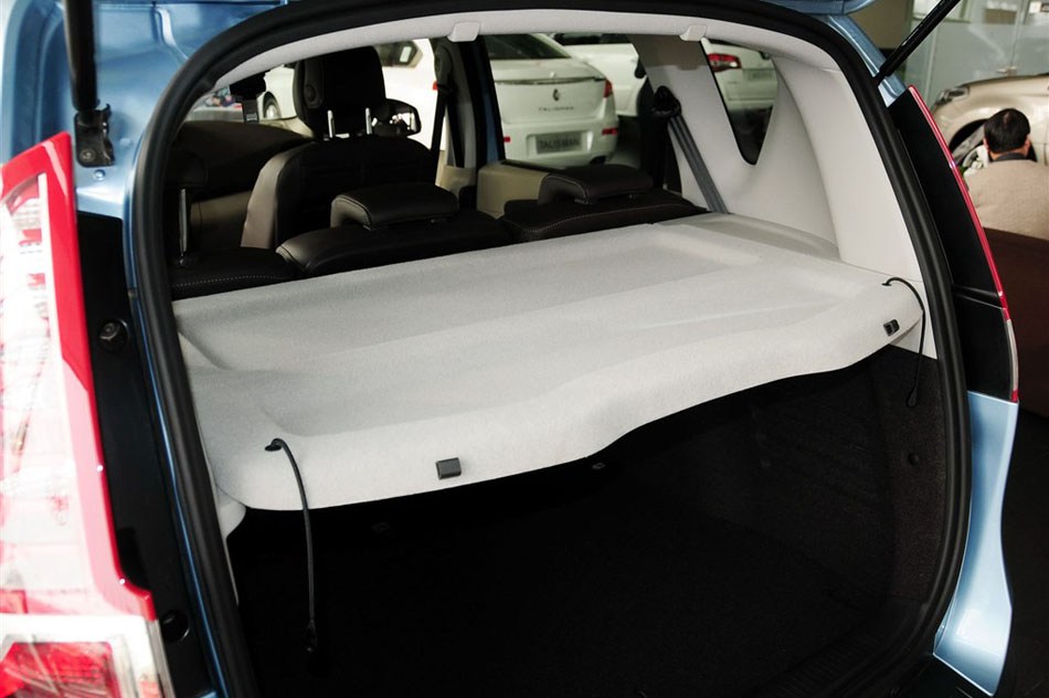 2012款 2.0 风景舒适版 空间