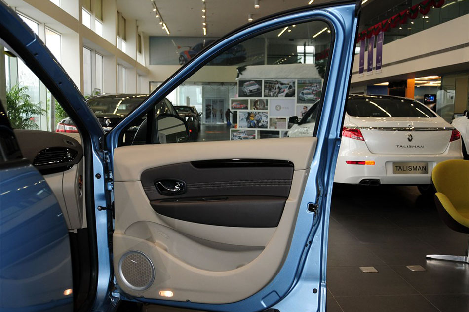 2012款 2.0 风景舒适版 空间