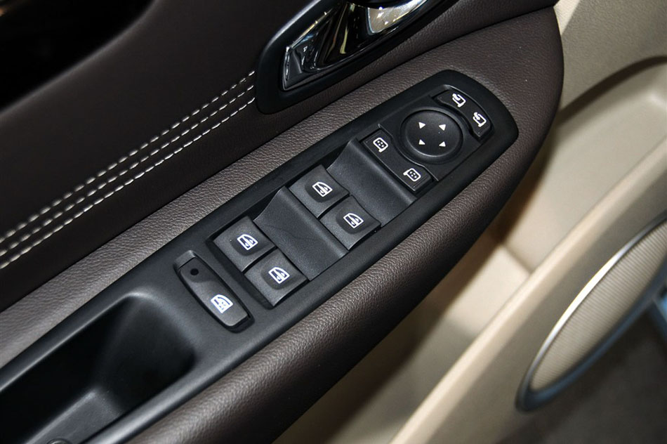 2012款 2.0 风景舒适版 空间