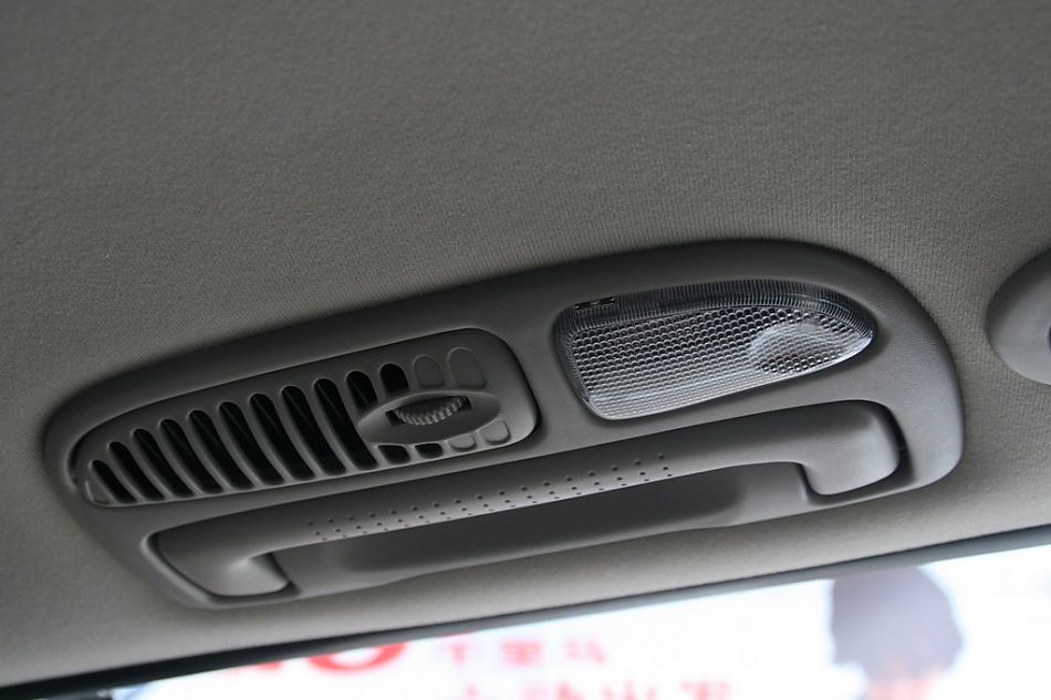 东风悦达起亚嘉华内饰