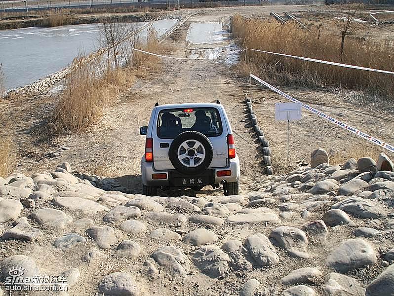 吉姆尼越野表现