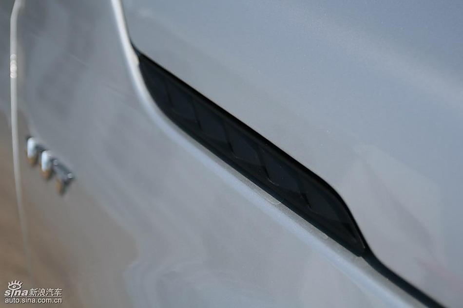 新超级维特拉2.4L三门版